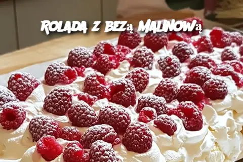 Rolada z bezą malinową