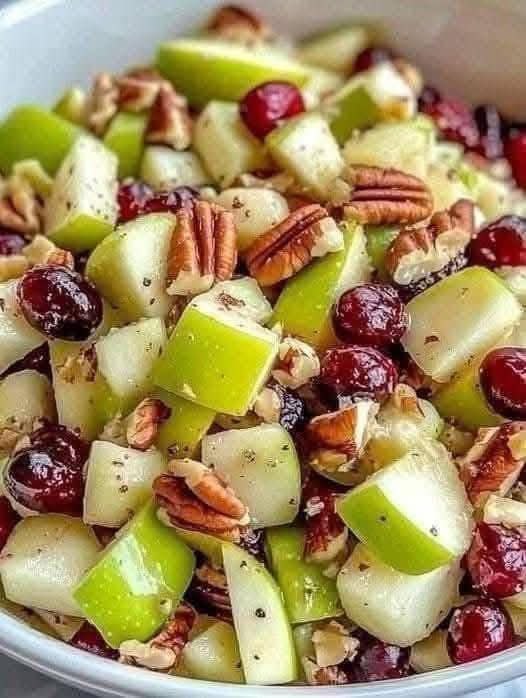 Verse appel-cranberry-pecannotensalade
